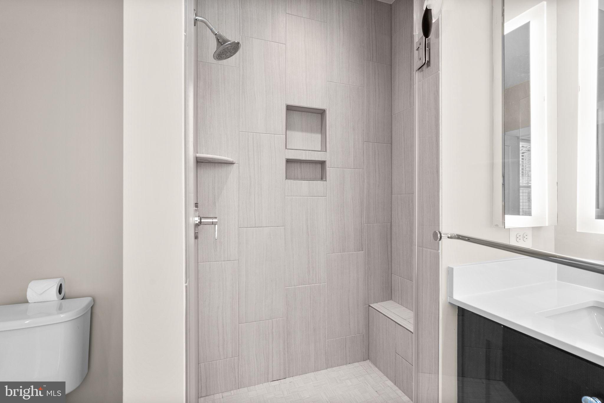 TOWER OAKS - Residential