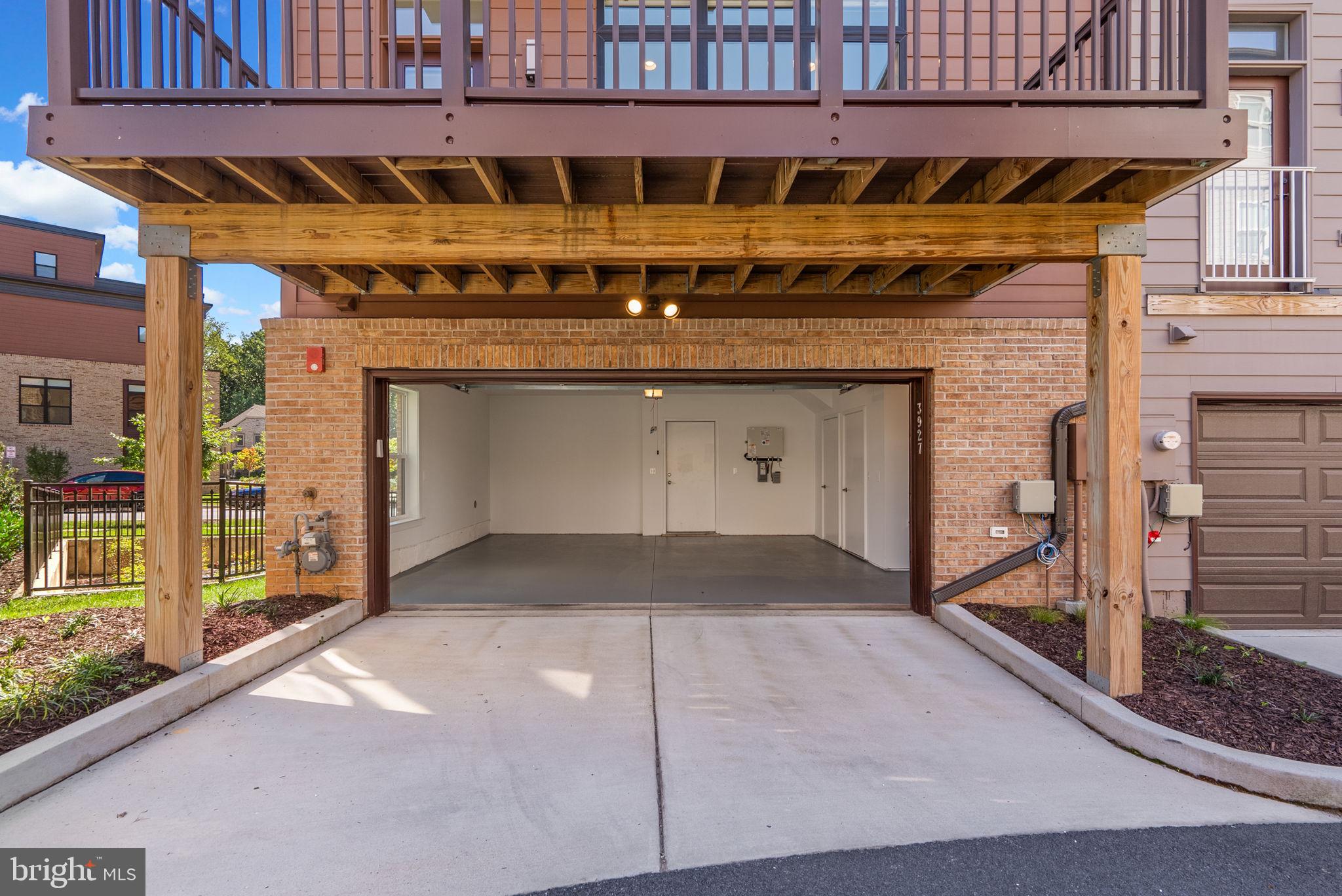 TOWER OAKS - Residential