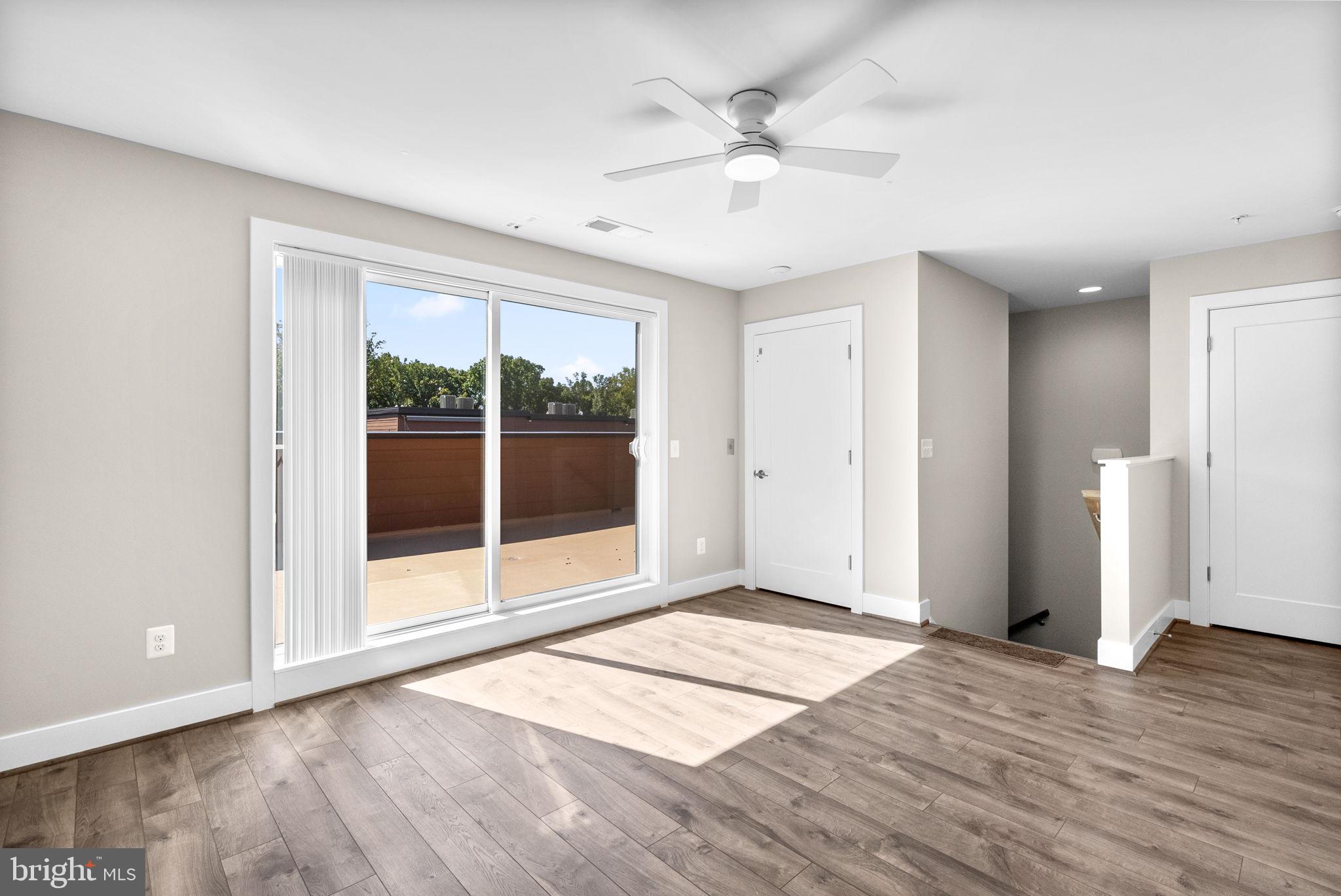 TOWER OAKS - Residential