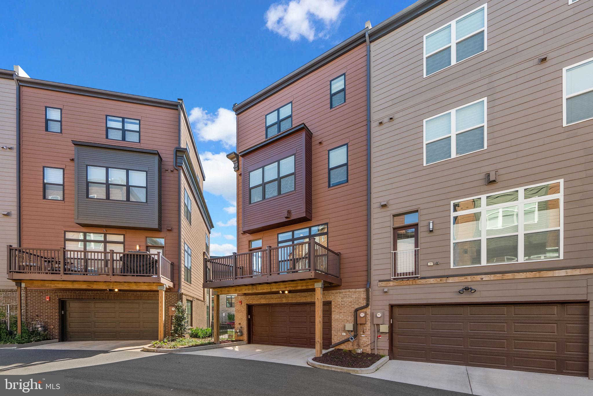 TOWER OAKS - Residential