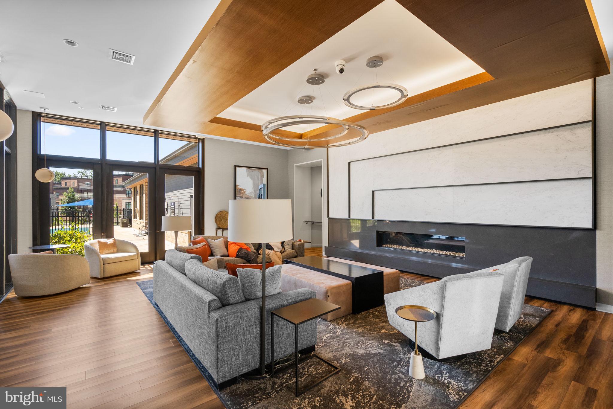 TOWER OAKS - Residential