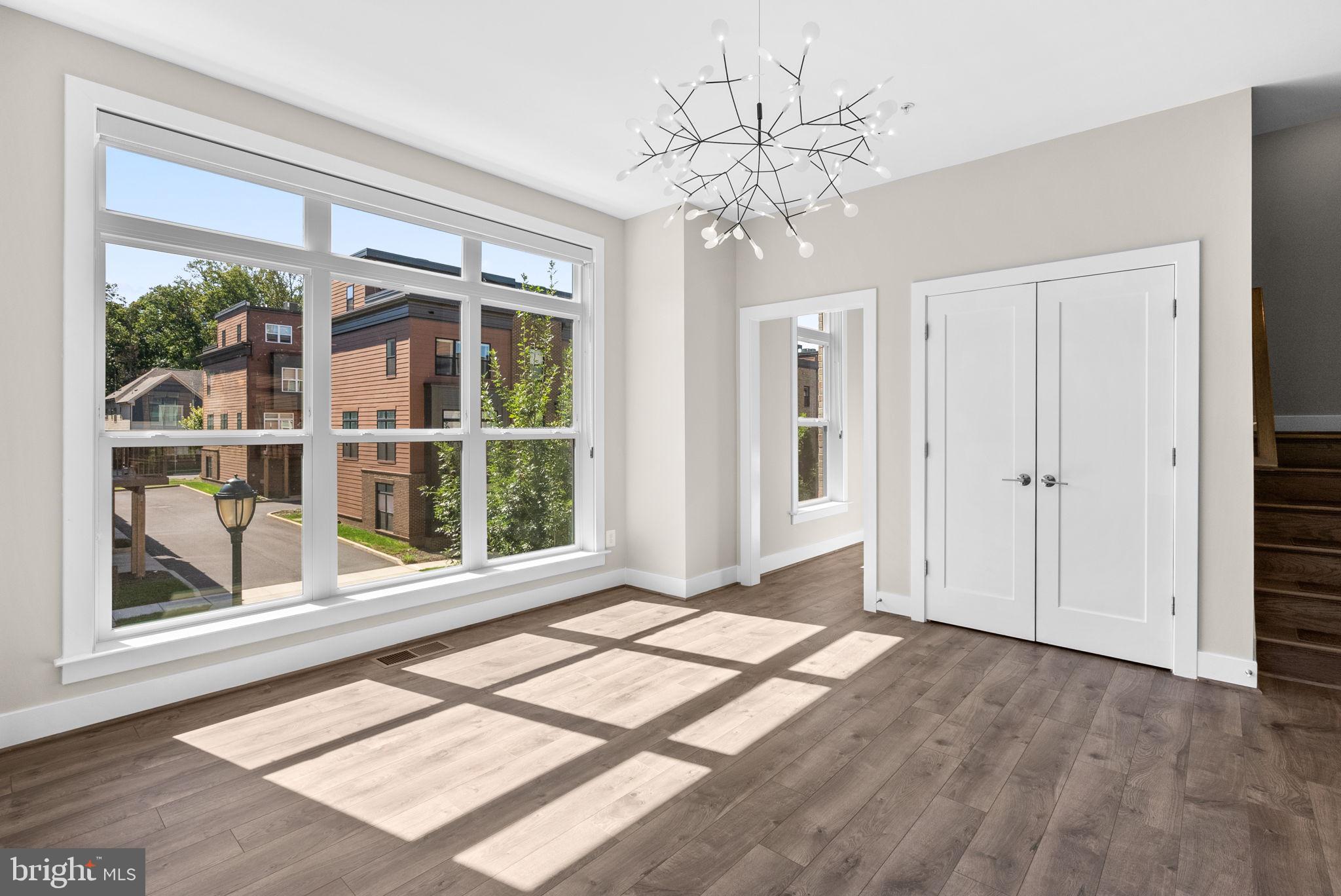 TOWER OAKS - Residential