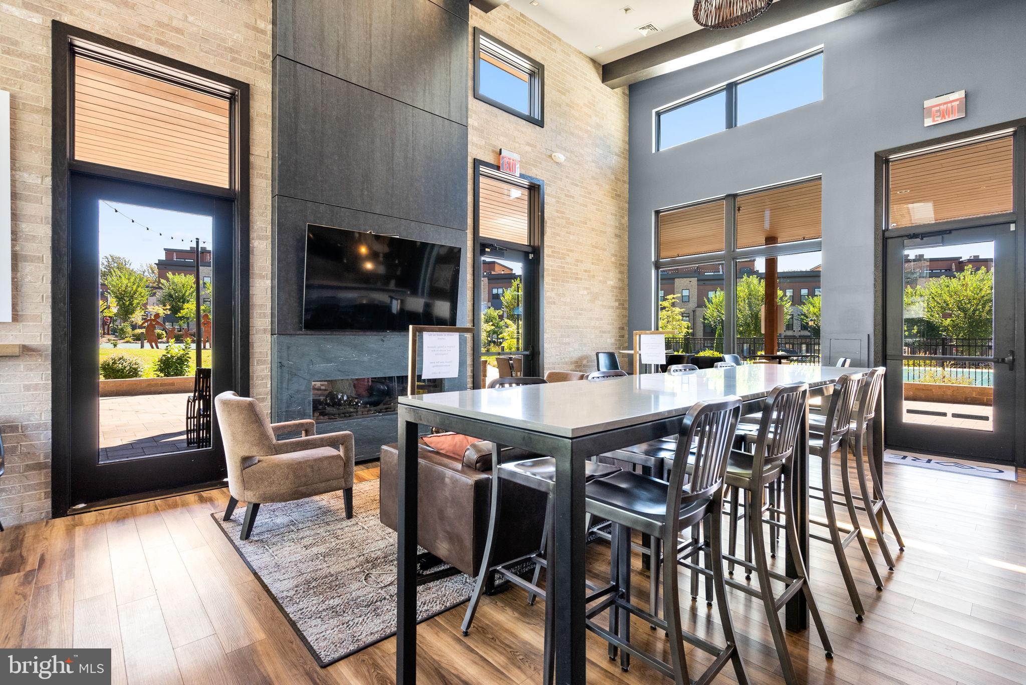 TOWER OAKS - Residential