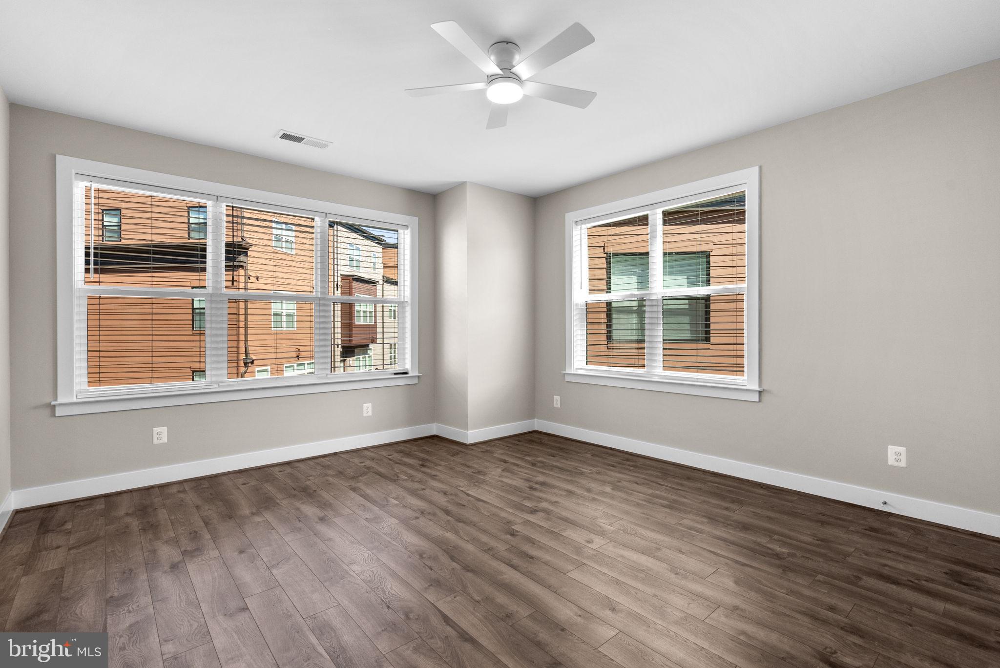 TOWER OAKS - Residential