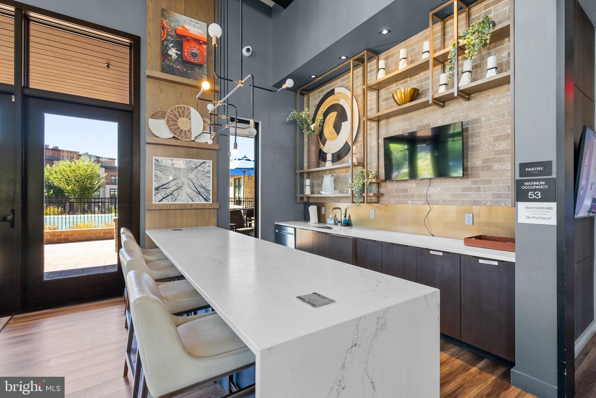 TOWER OAKS - Residential