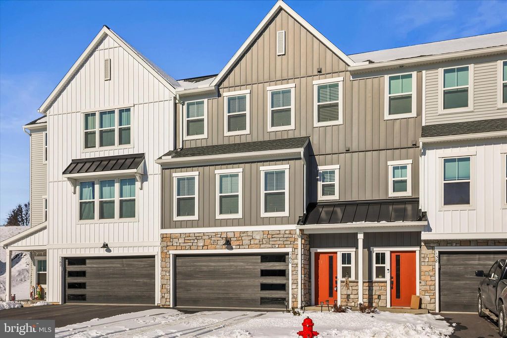 Photo of 160 Marissa Court, NEWMANSTOWN, PA 17073 (MLS # PALN2024472)