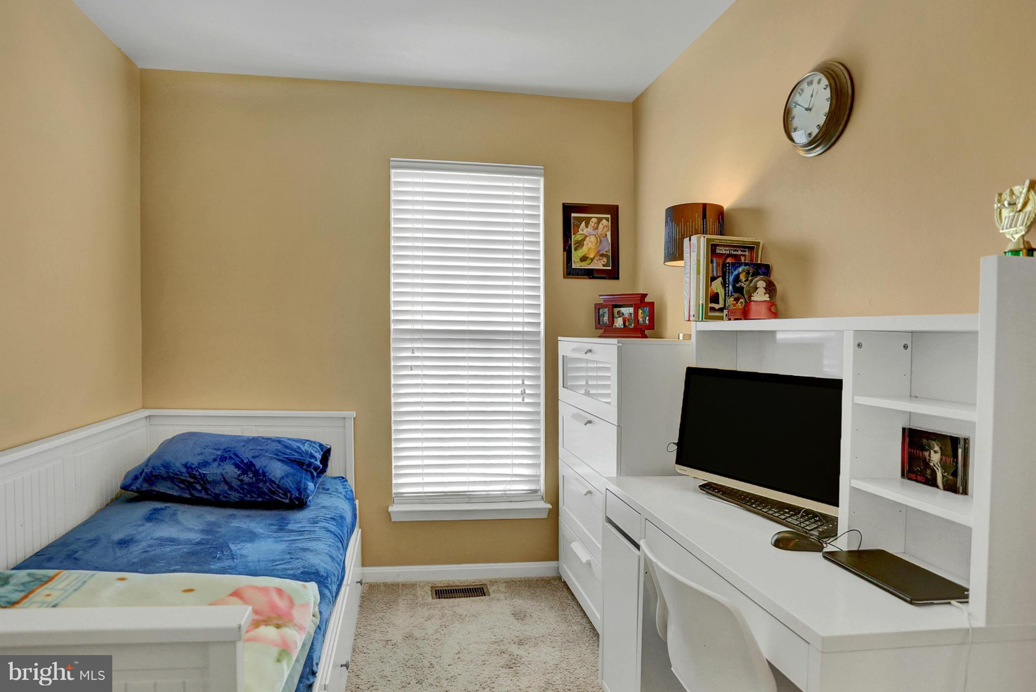 CLOVERLEAF COMMONS - Residential