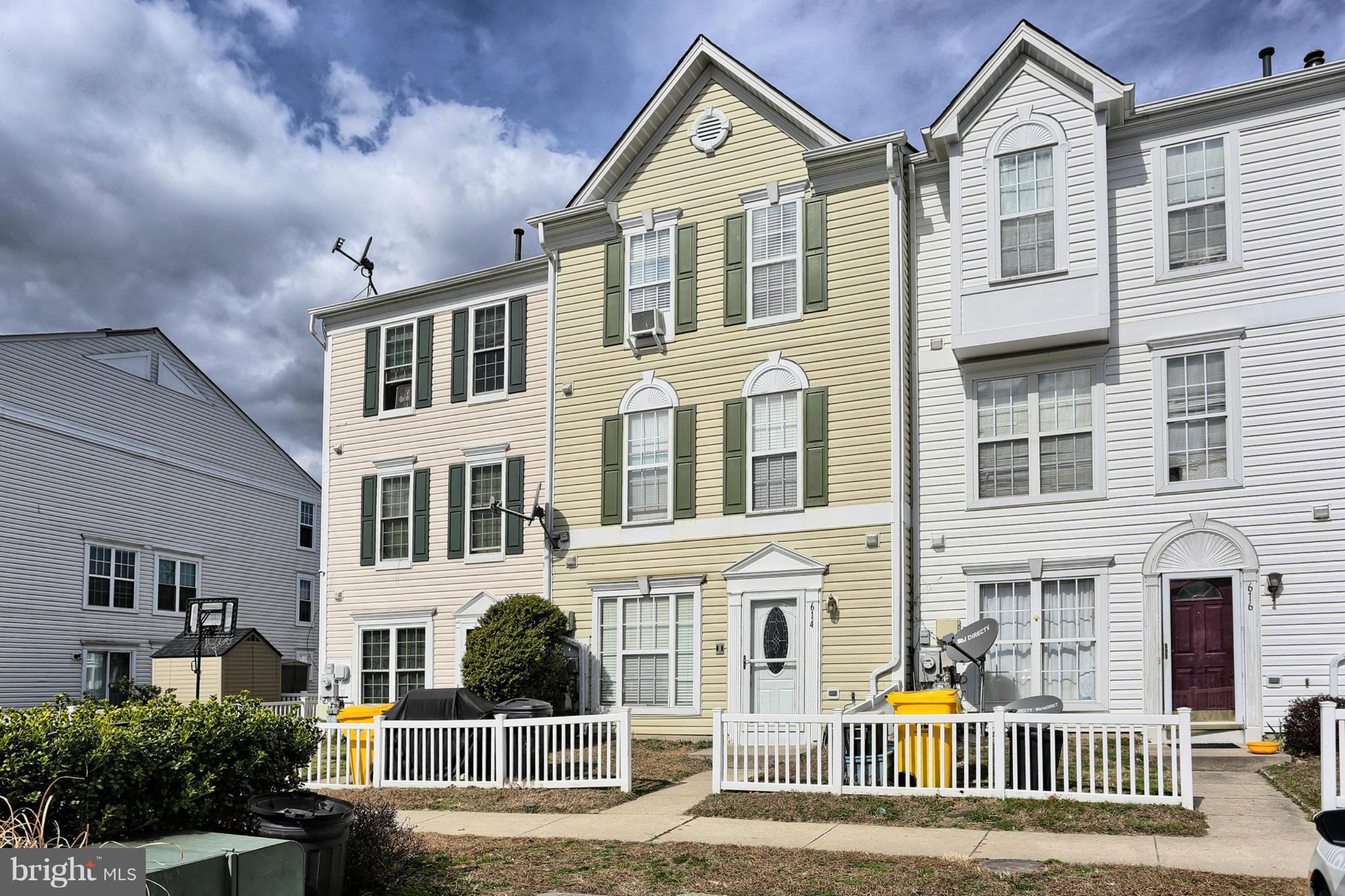 CLOVERLEAF COMMONS - Residential