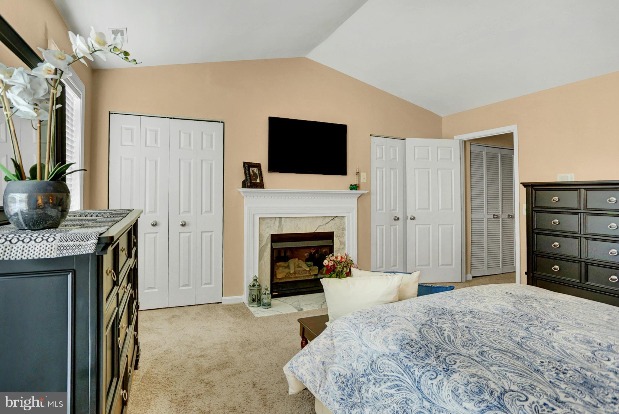 CLOVERLEAF COMMONS - Residential