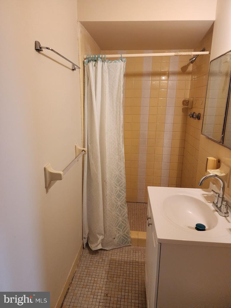 PARKWOOD - Residential Lease