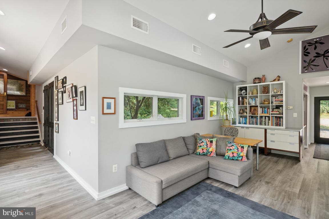 MOUNT PLEASANT EST - Residential