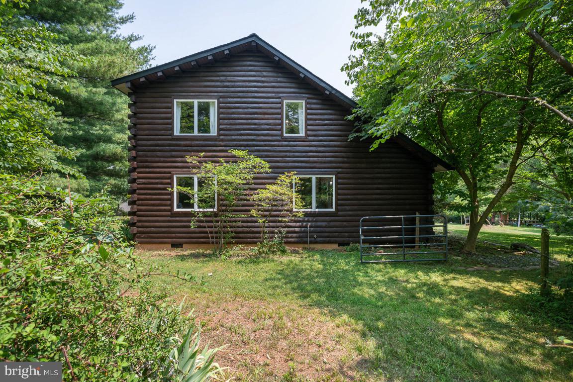 MOUNT PLEASANT EST - Residential