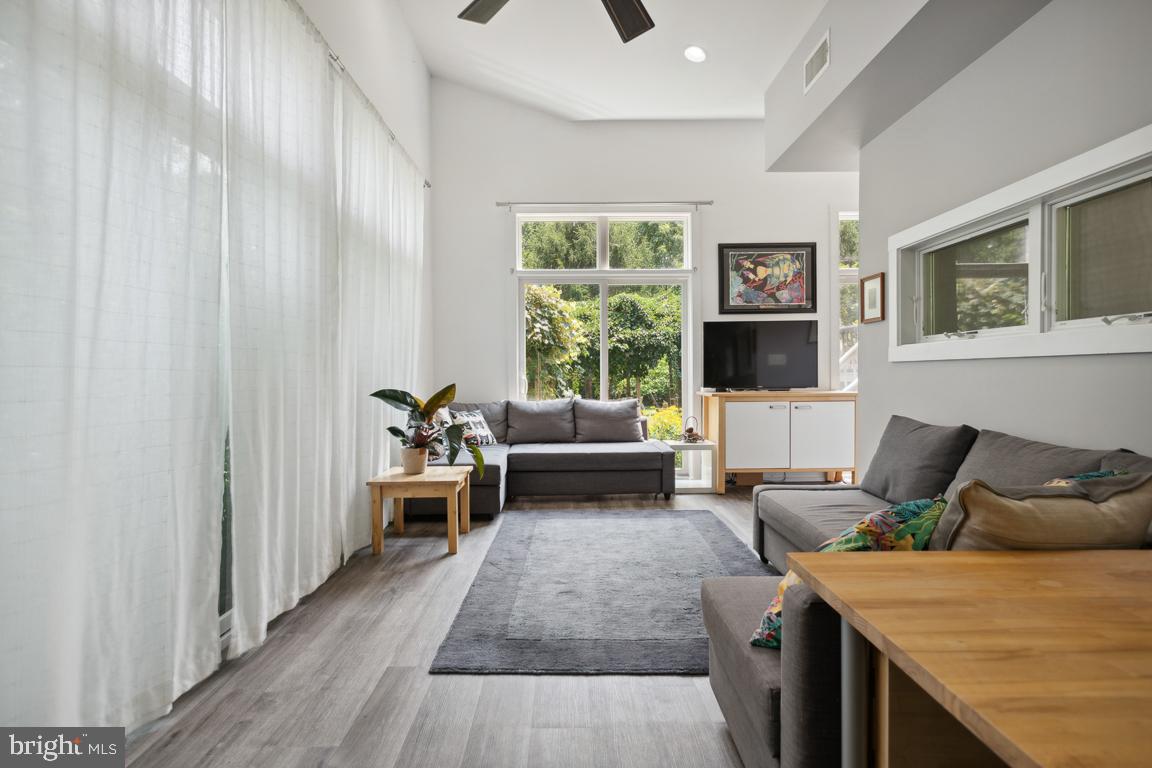 MOUNT PLEASANT EST - Residential