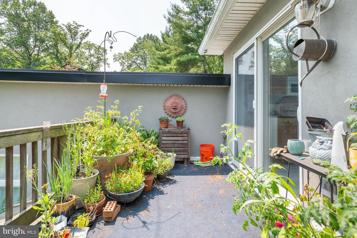 MOUNT PLEASANT EST - Residential