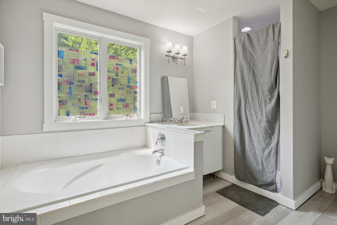 MOUNT PLEASANT EST - Residential