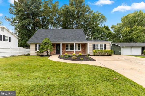 Photo of 13117 Melville Lane, FAIRFAX, VA 22033 (MLS # VAFX2342806)