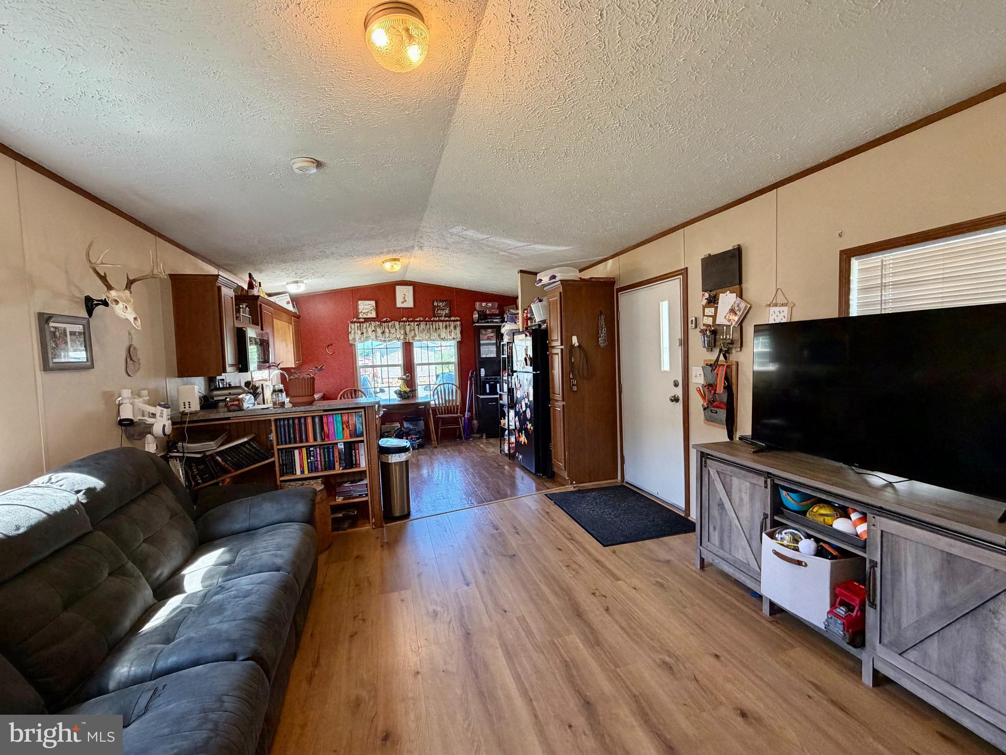 128 COUNTRY LANE