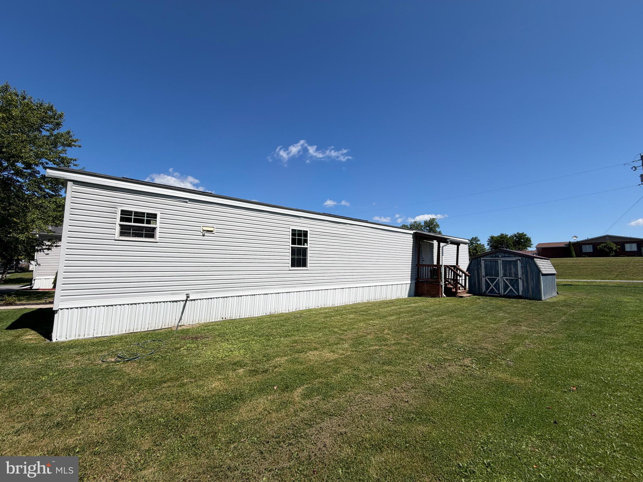 128 COUNTRY LANE