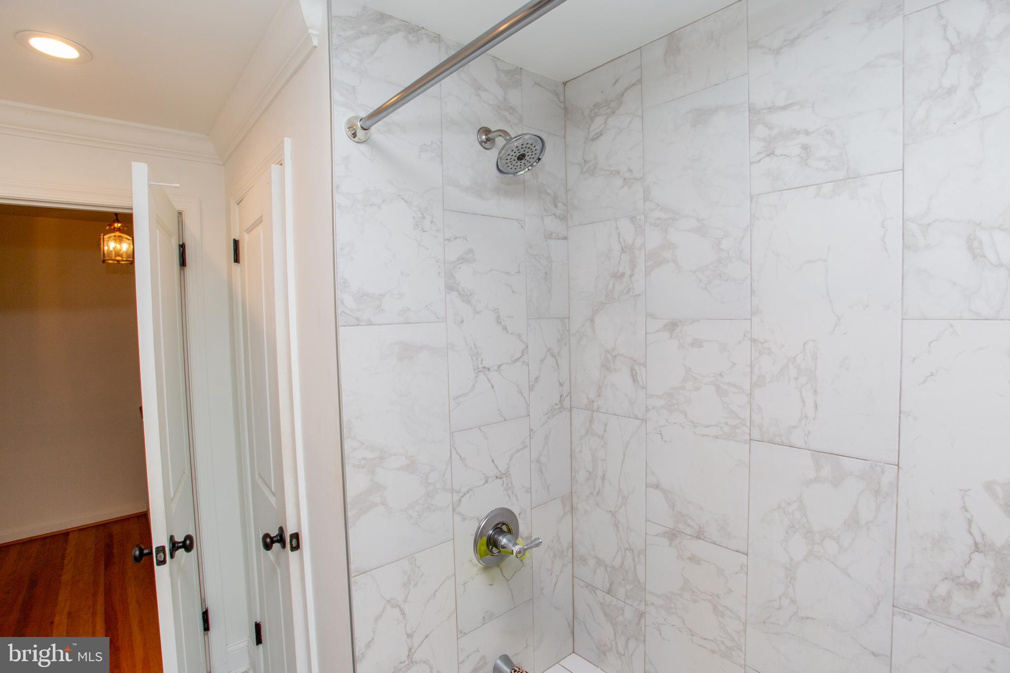 HILLCRESTSHIRE - Residential