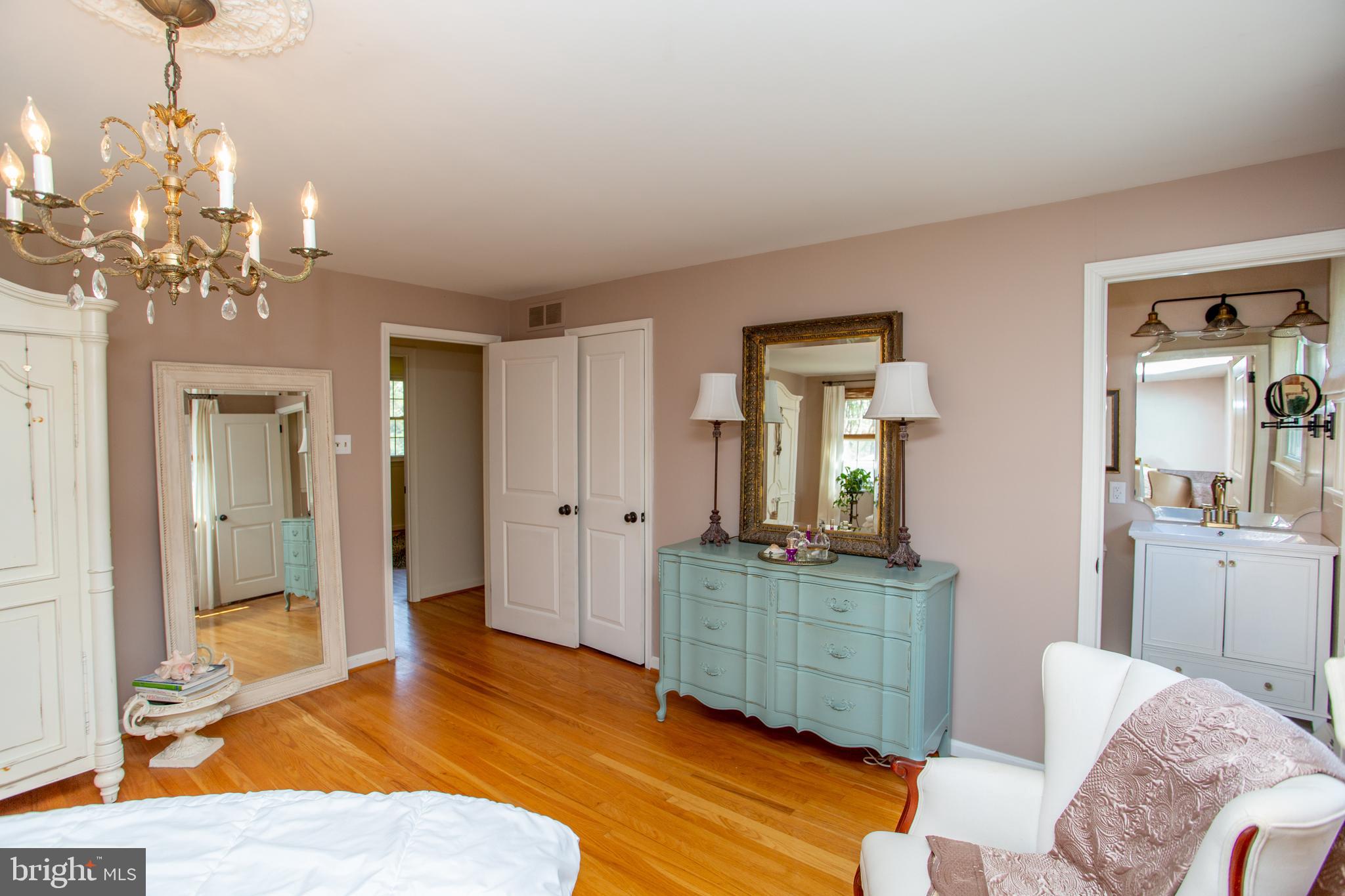 HILLCRESTSHIRE - Residential