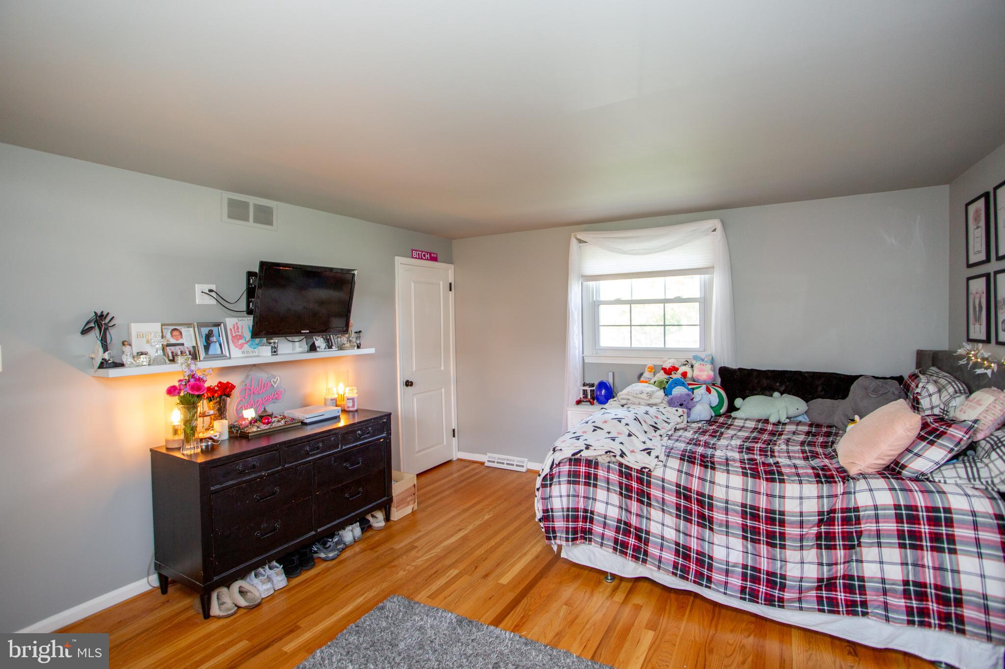 HILLCRESTSHIRE - Residential