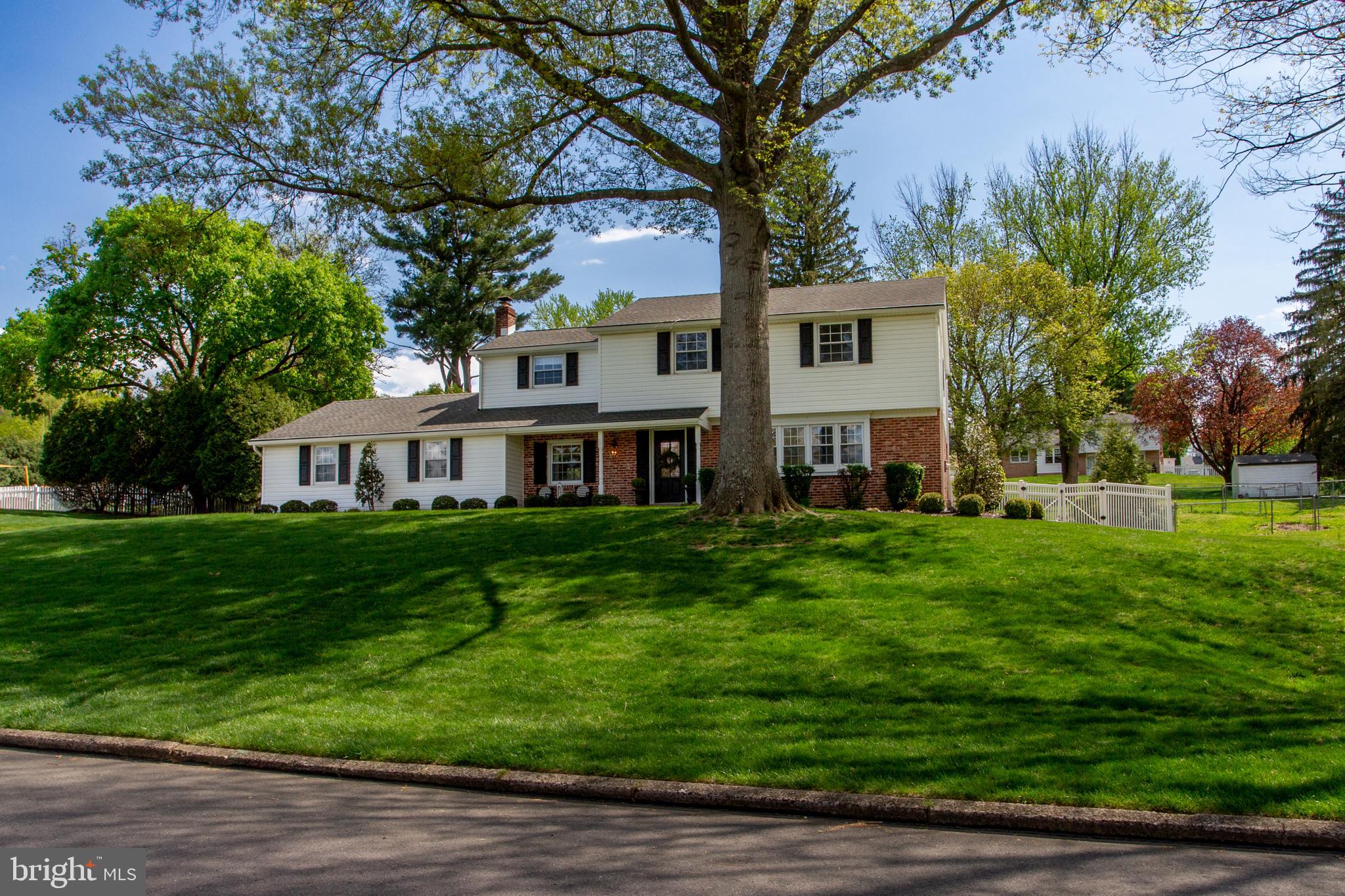 HILLCRESTSHIRE - Residential