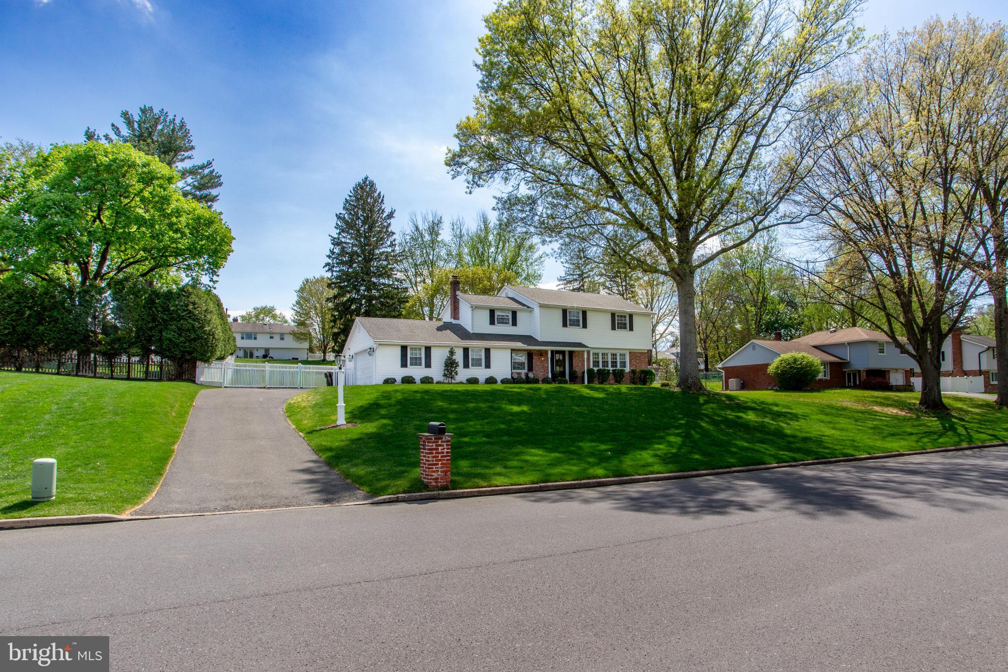 HILLCRESTSHIRE - Residential