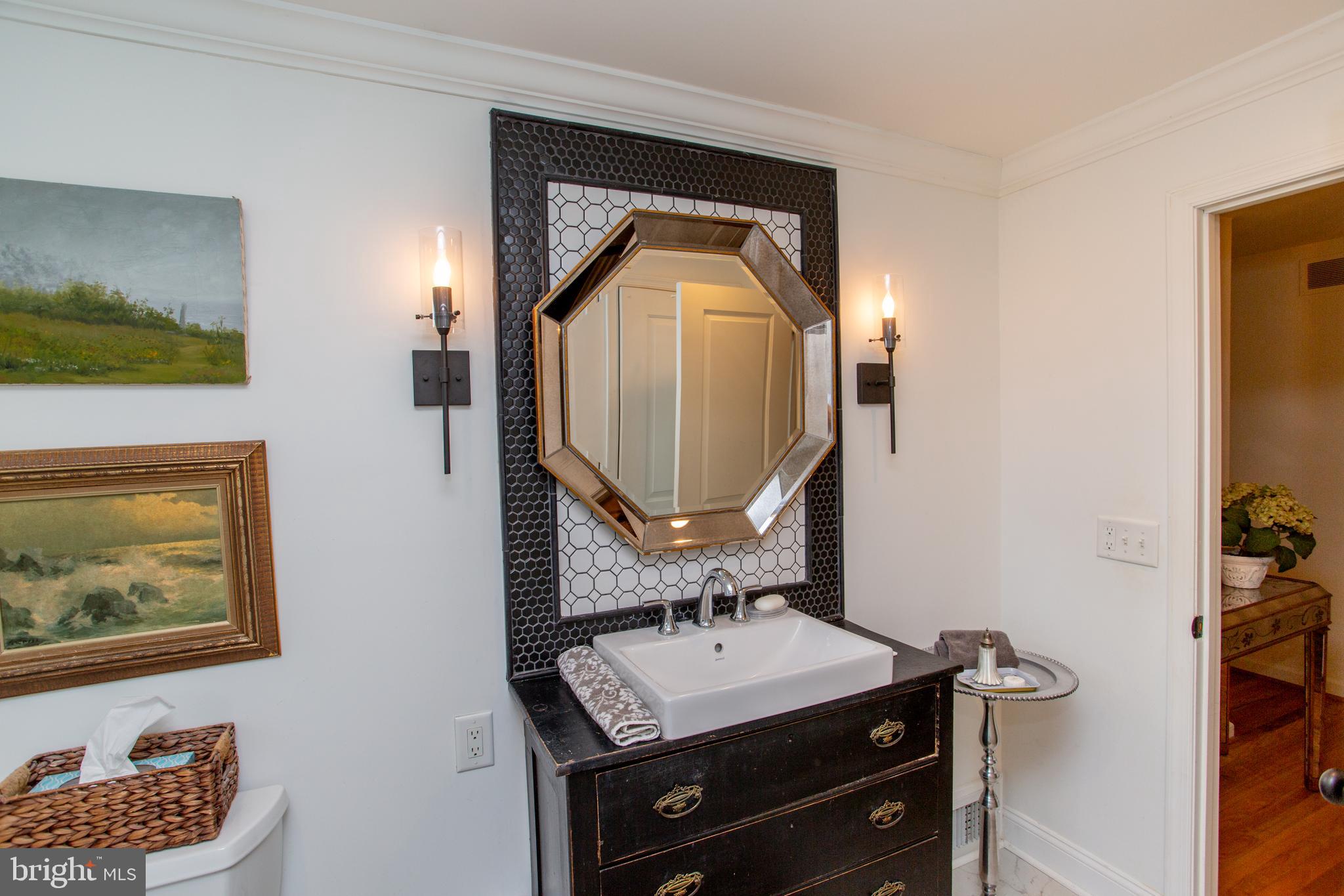 HILLCRESTSHIRE - Residential