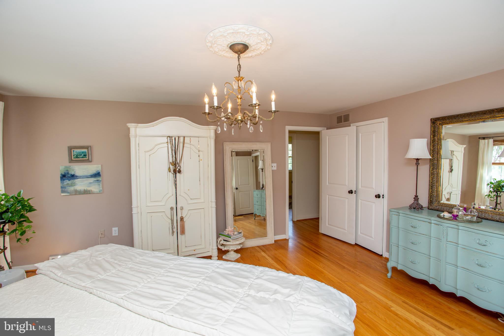 HILLCRESTSHIRE - Residential