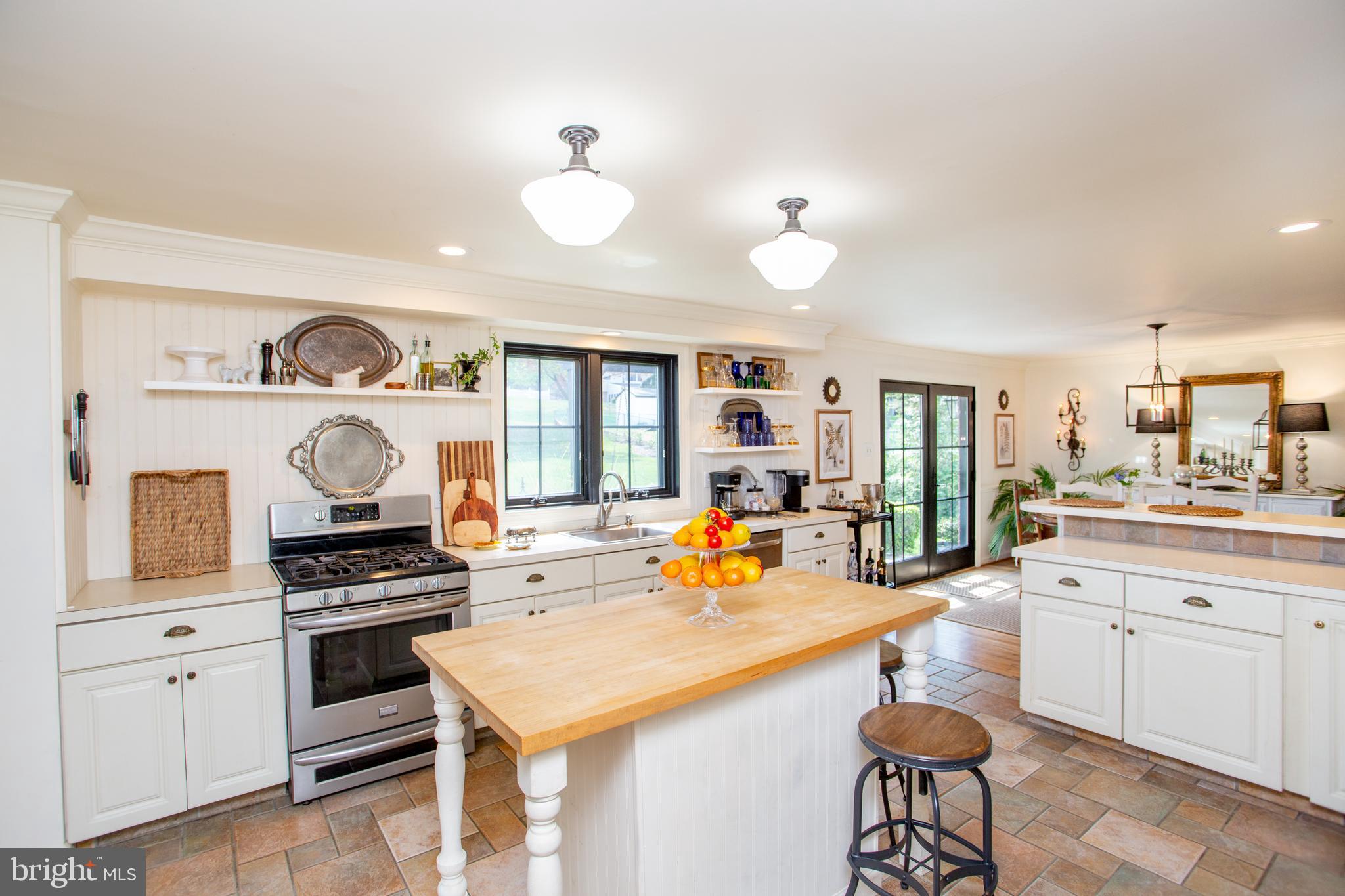 HILLCRESTSHIRE - Residential