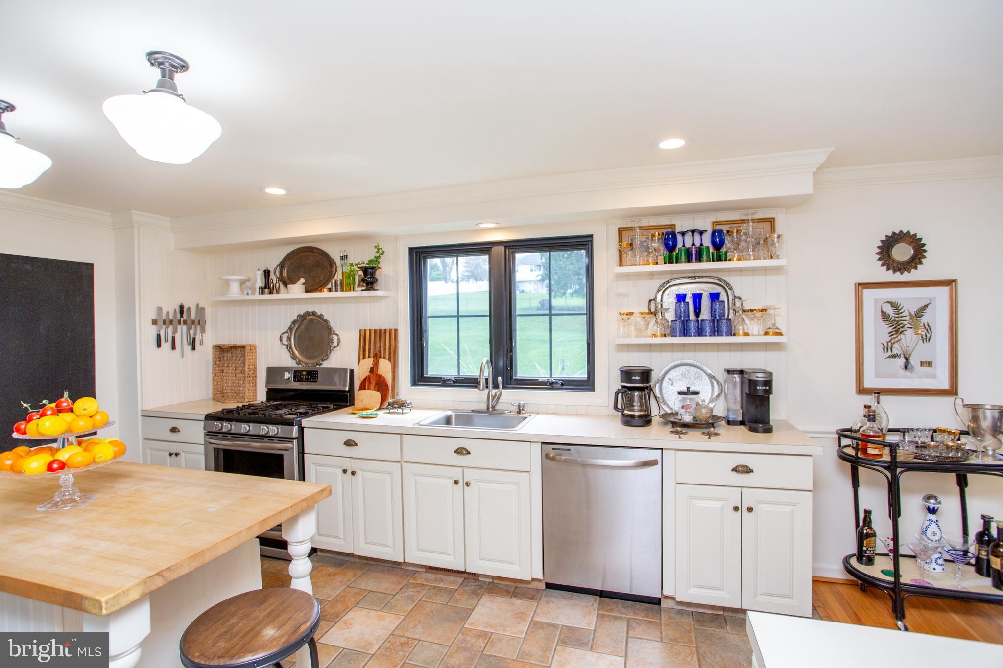 HILLCRESTSHIRE - Residential