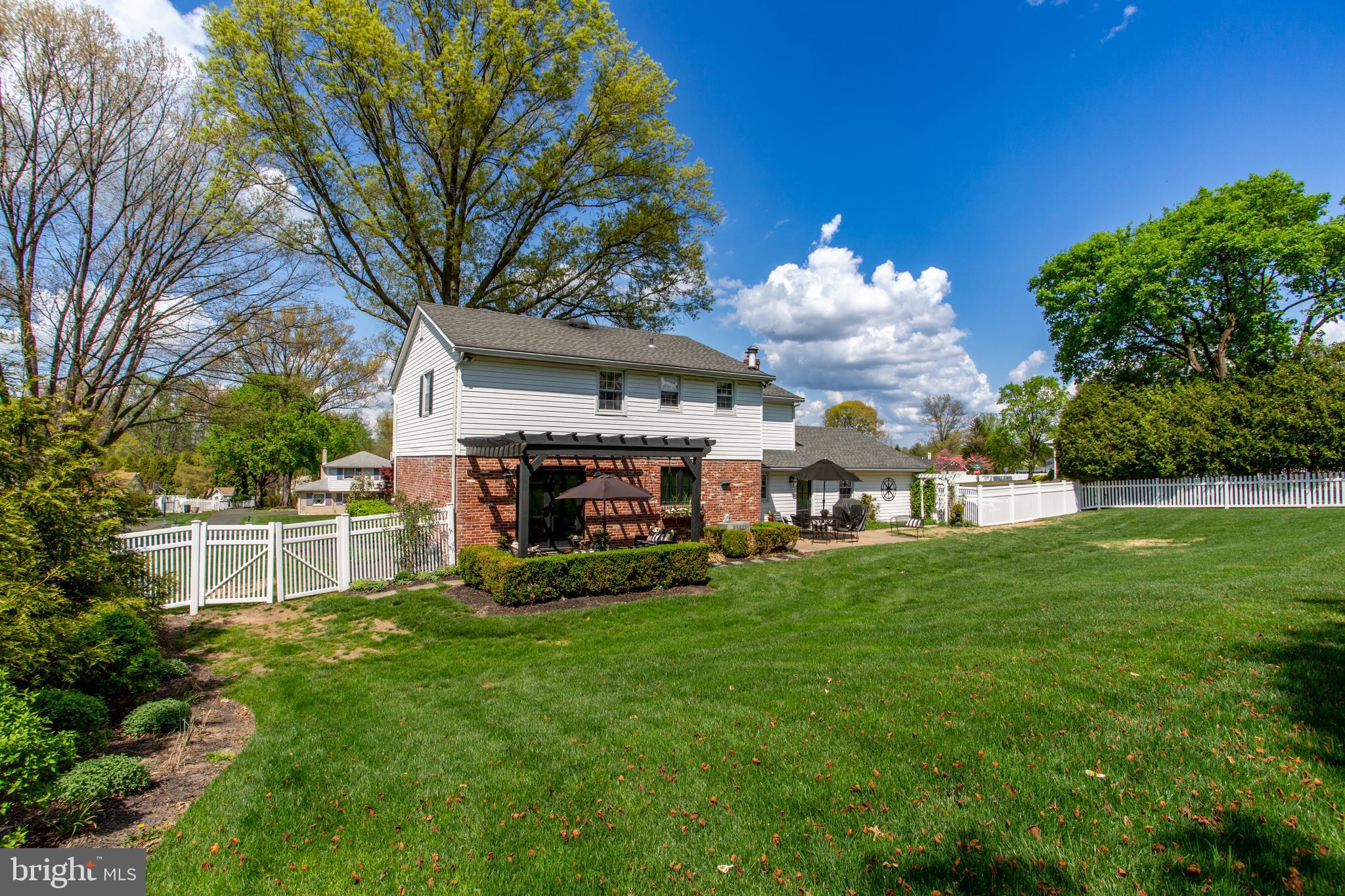 HILLCRESTSHIRE - Residential