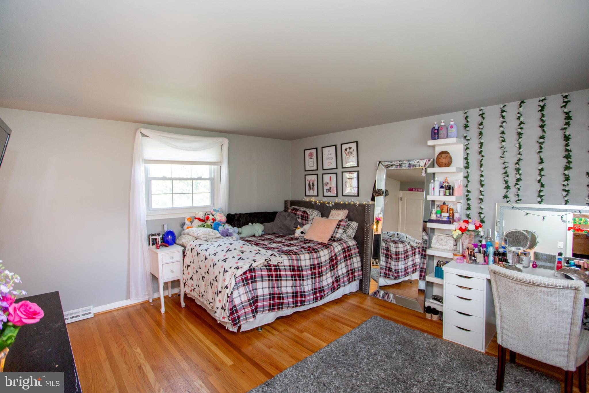 HILLCRESTSHIRE - Residential