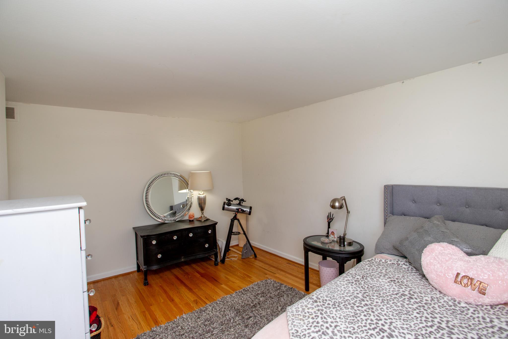 HILLCRESTSHIRE - Residential