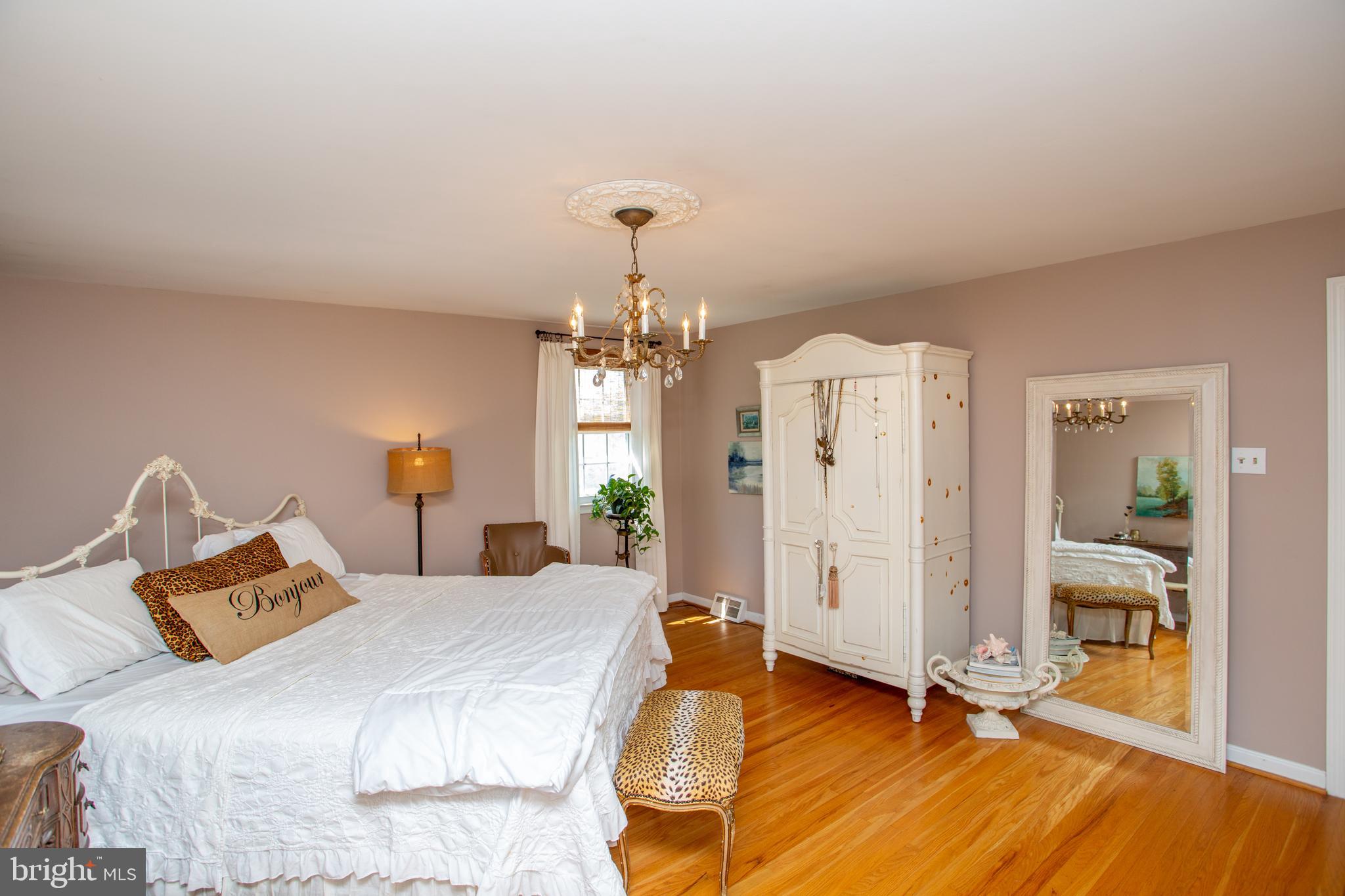 HILLCRESTSHIRE - Residential