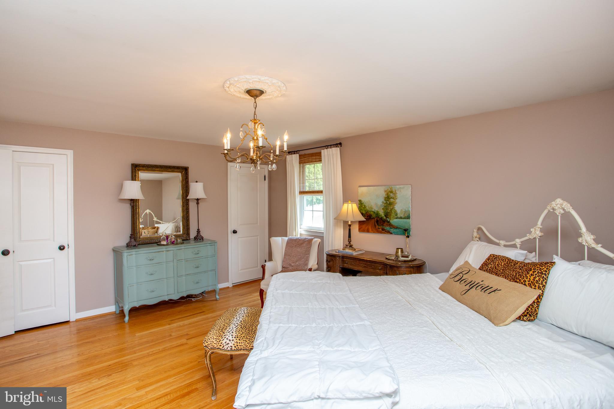 HILLCRESTSHIRE - Residential