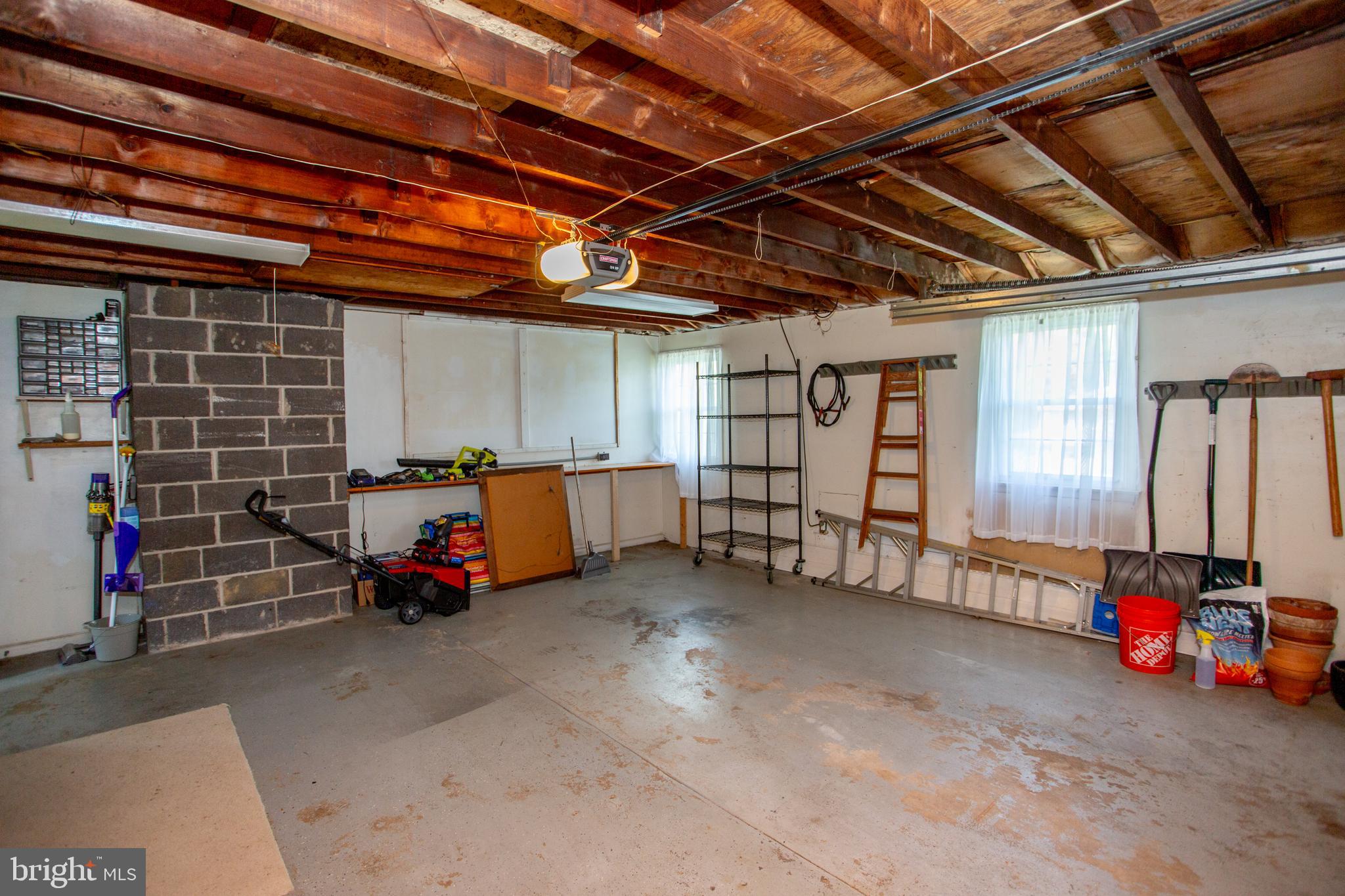 HILLCRESTSHIRE - Residential