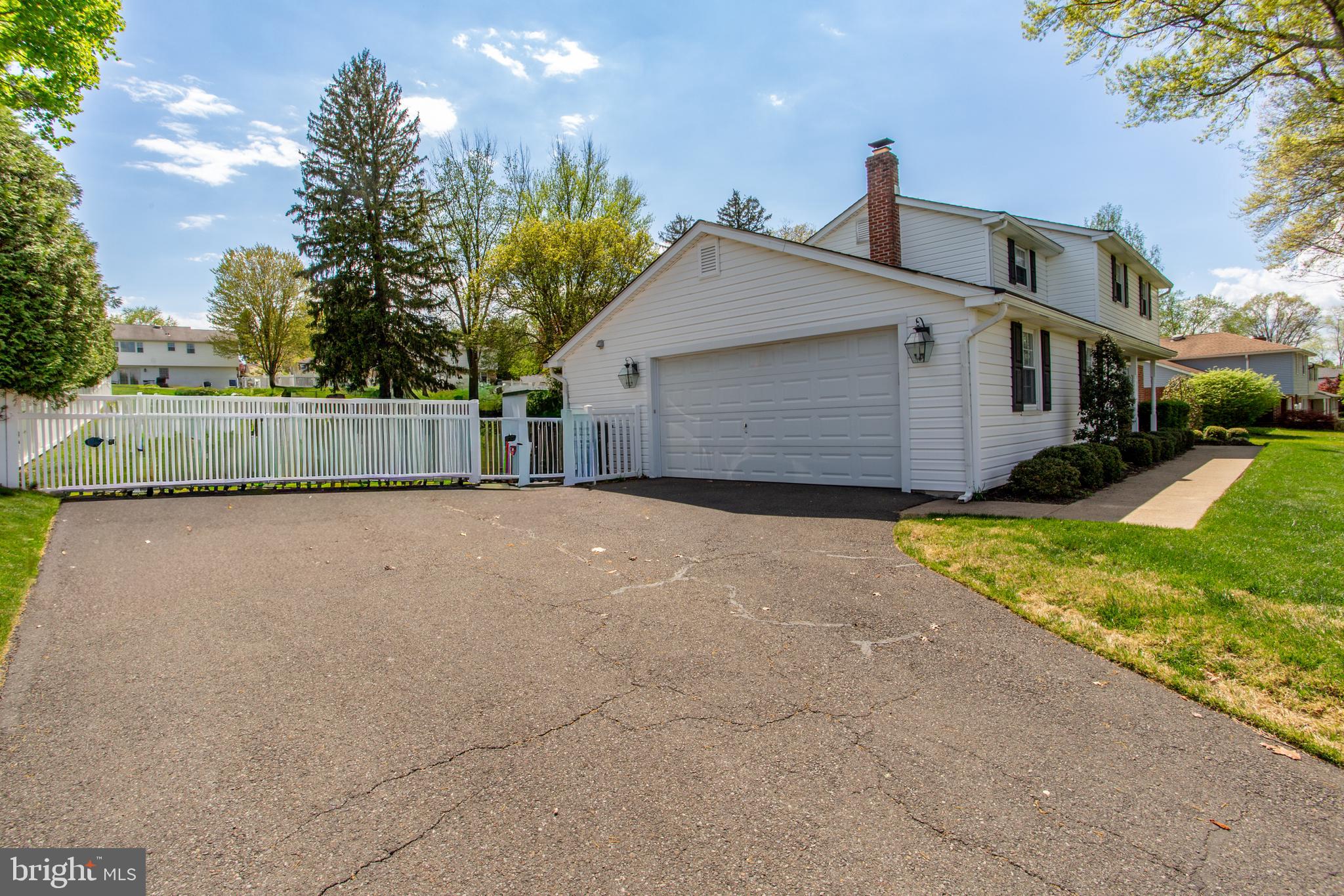 HILLCRESTSHIRE - Residential