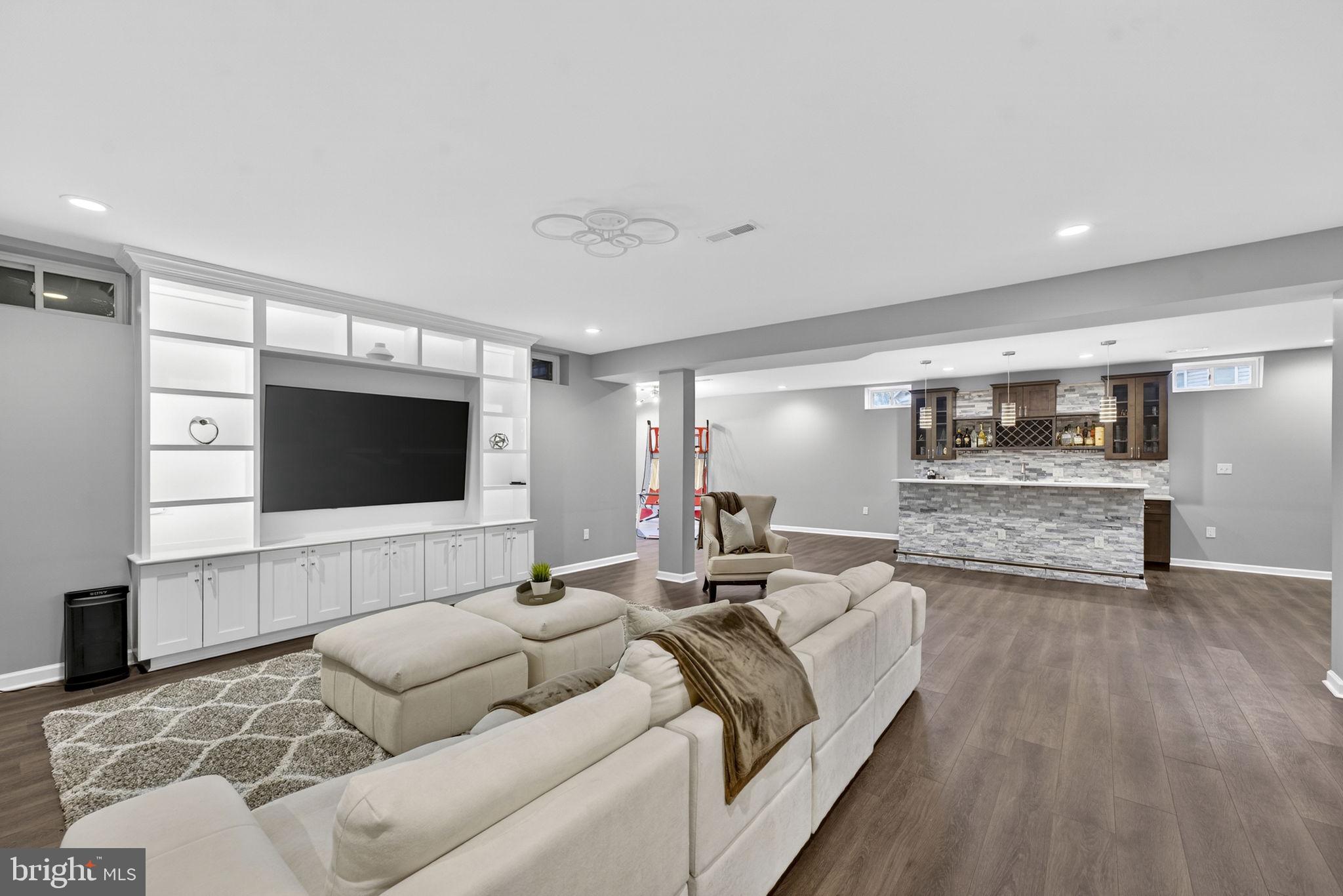 ROCKBRIDGE - Residential