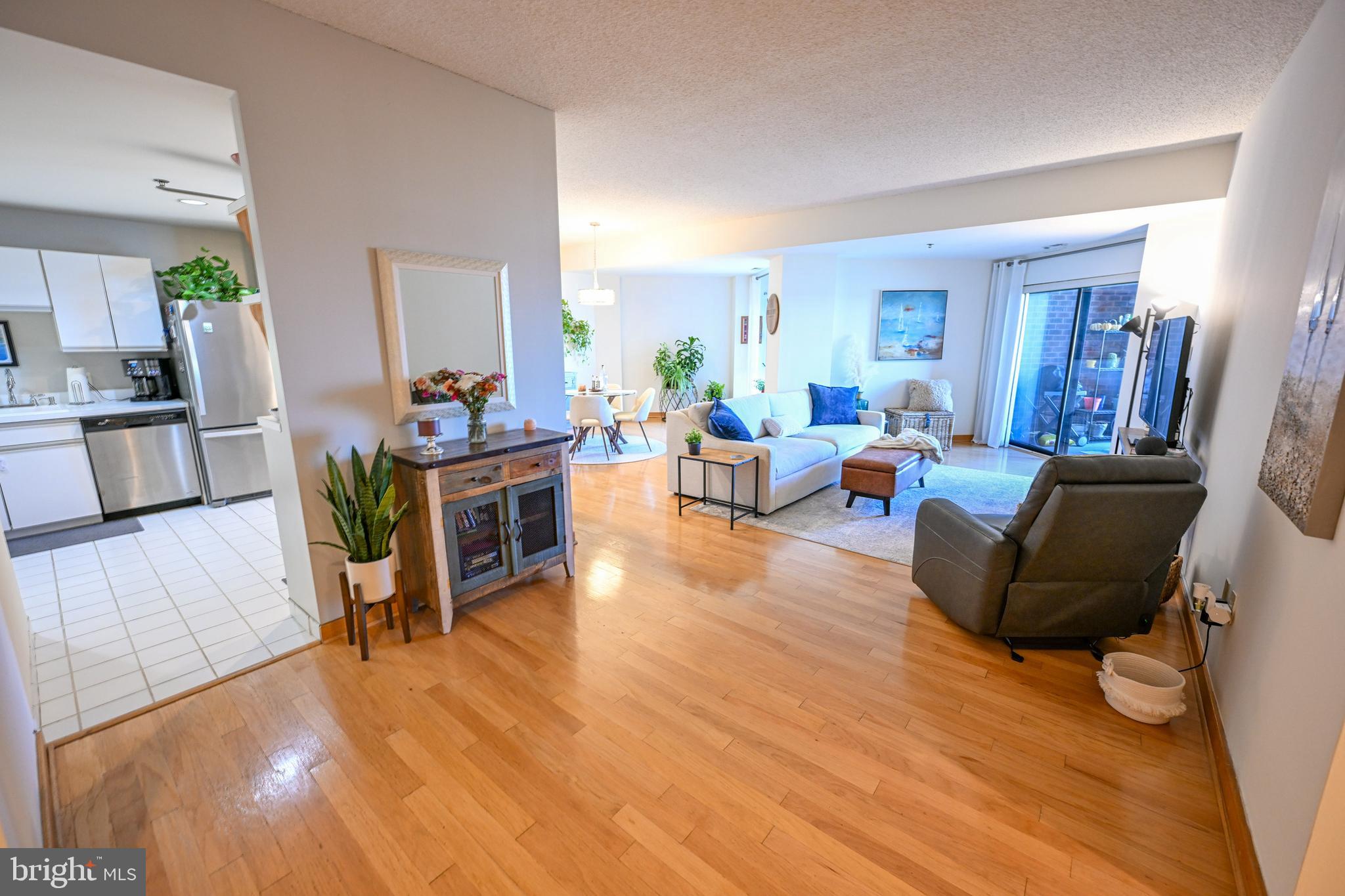 ANCHORAGE TOWERS - Residential Lease