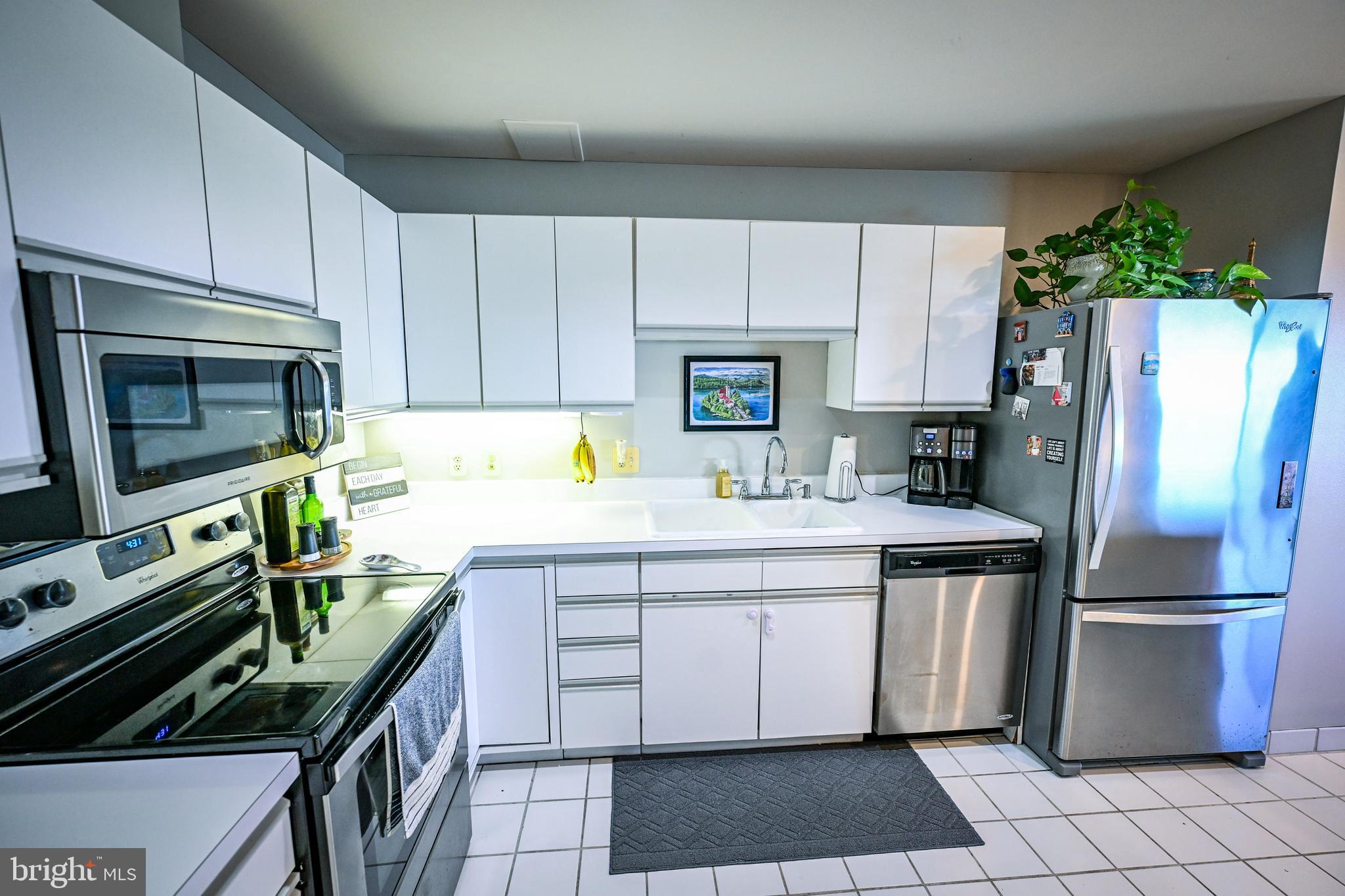 ANCHORAGE TOWERS - Residential Lease