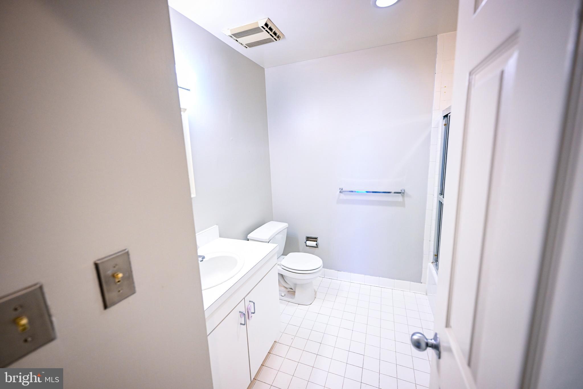 ANCHORAGE TOWERS - Residential Lease