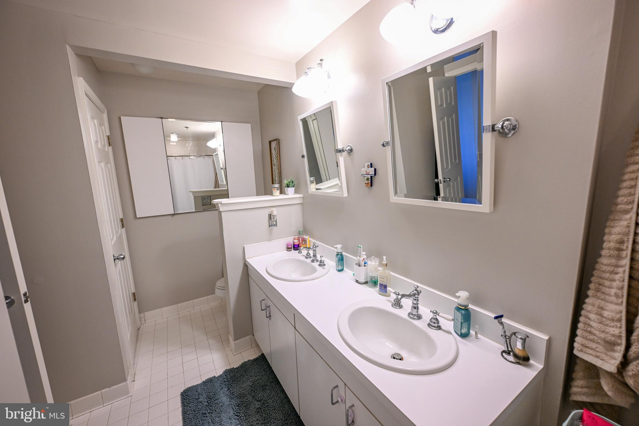 ANCHORAGE TOWERS - Residential Lease