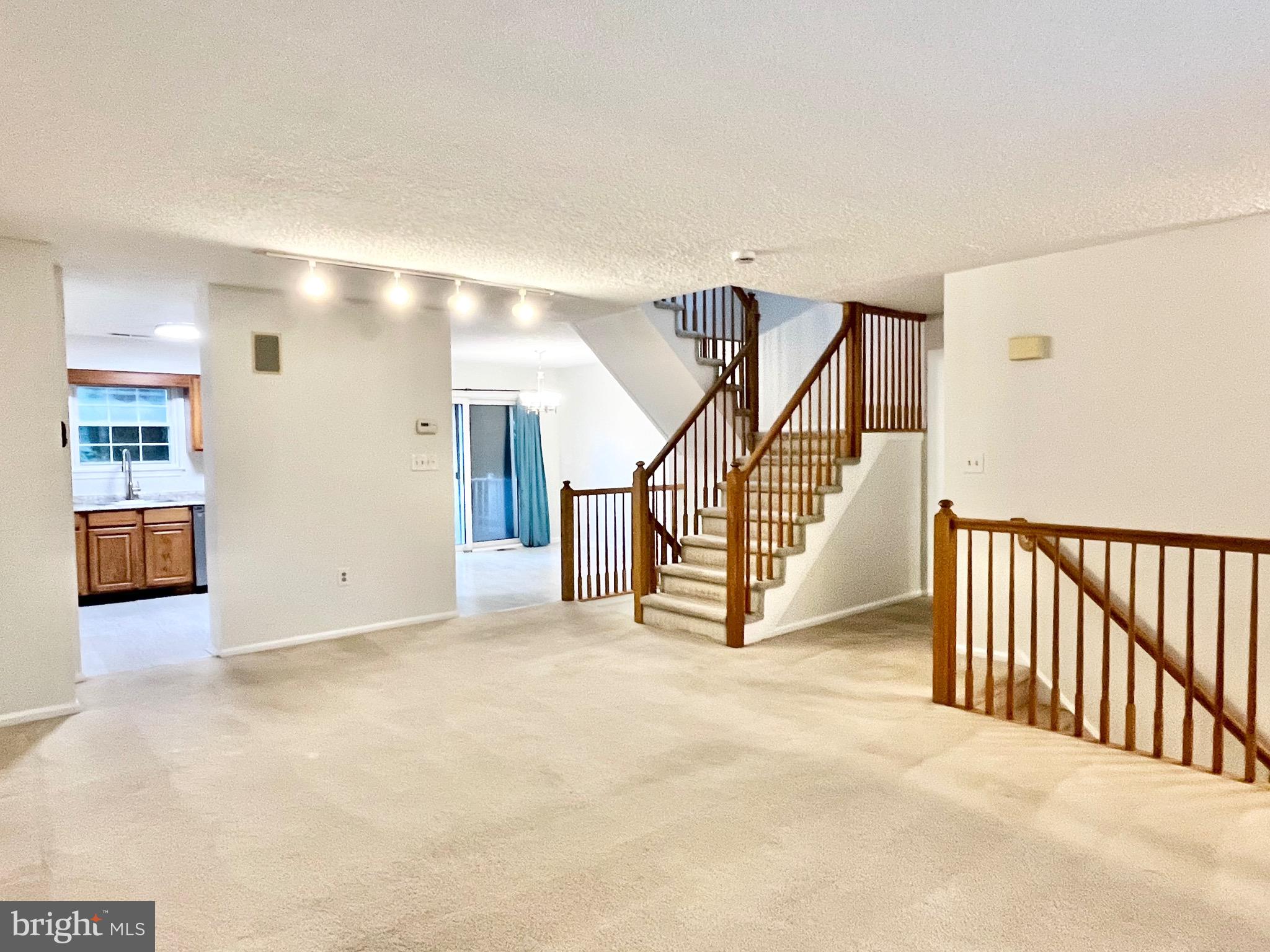 33 KETLEY PLACE