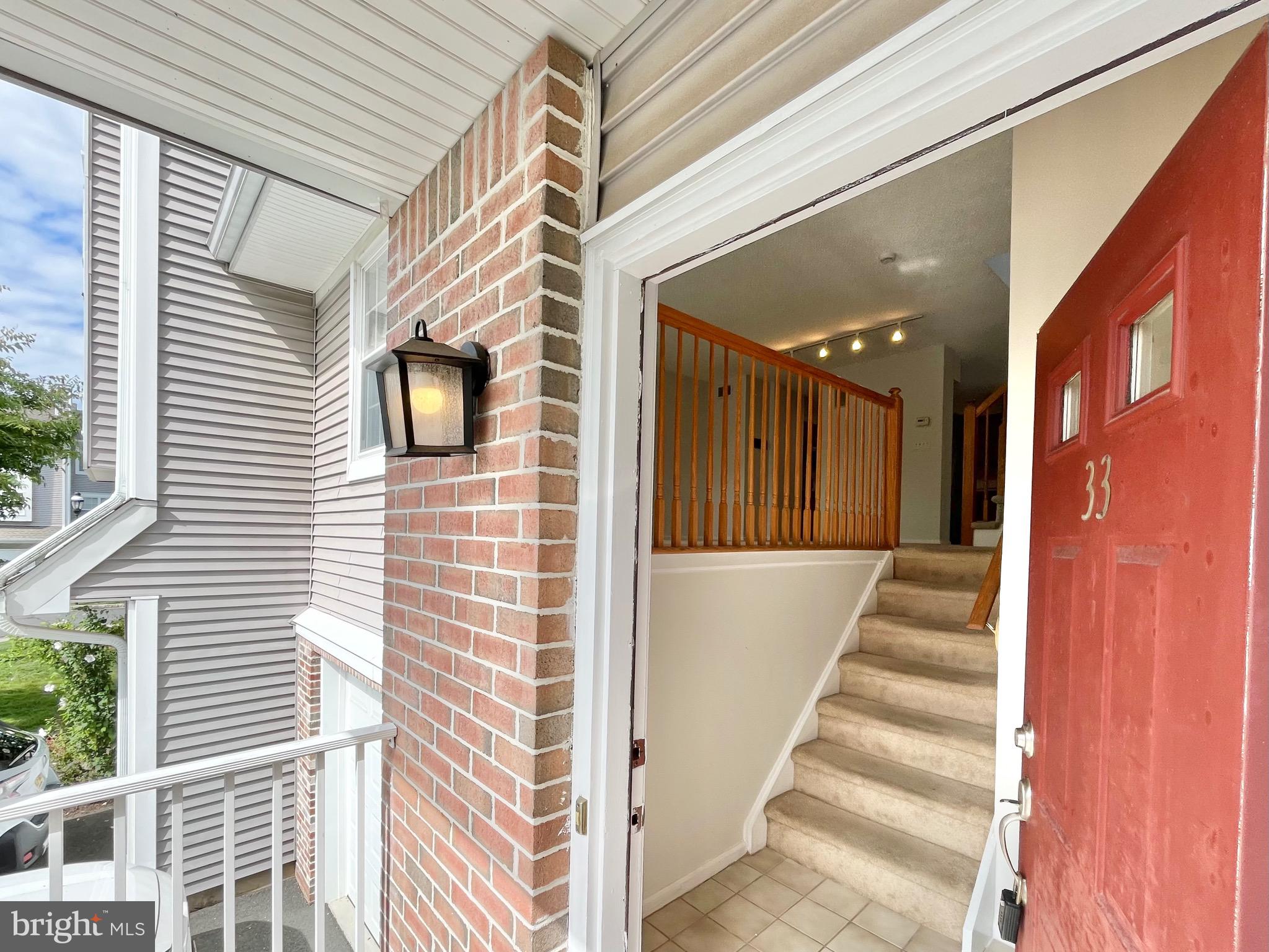 33 KETLEY PLACE