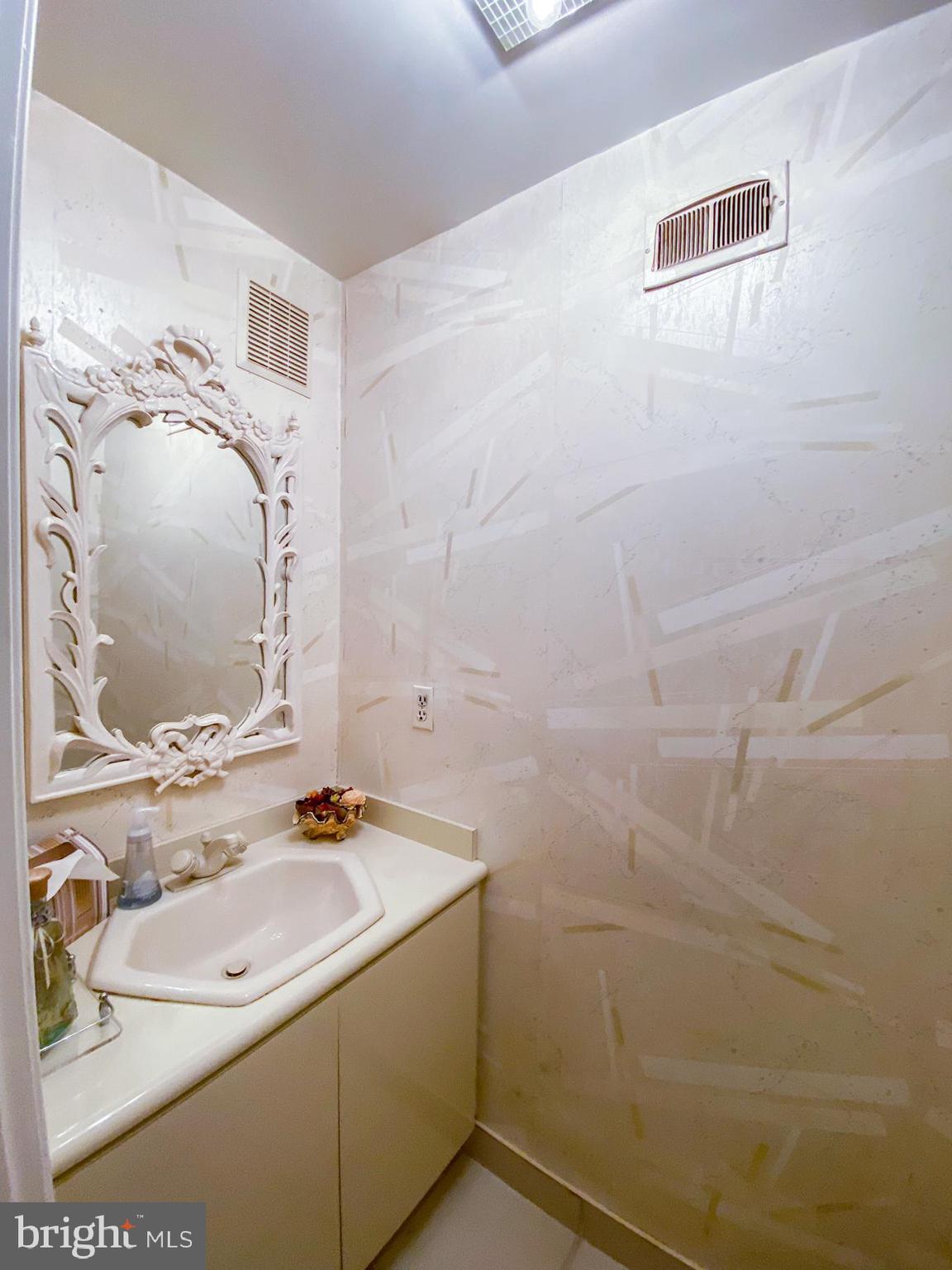 WOODLYN CROSSING - Residential