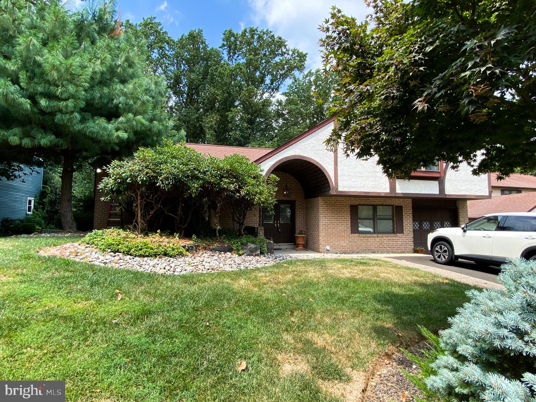 WOODLYN CROSSING - Residential