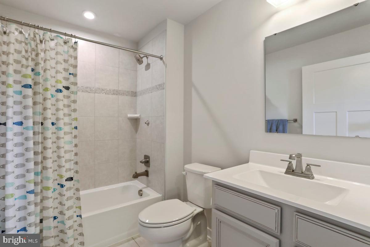 THE LAKES AT MARTINSBURG - Residential