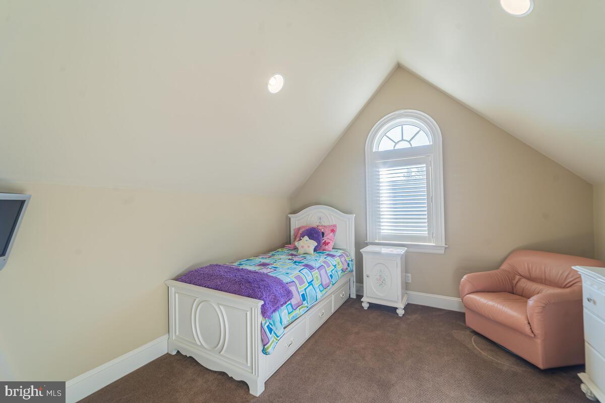 ROCK LODGE ROAD - Residential