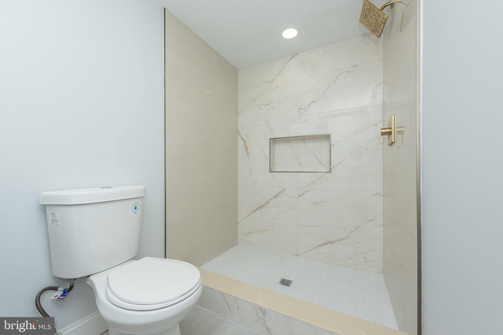 MIDTOWN EDMONDSON - Residential